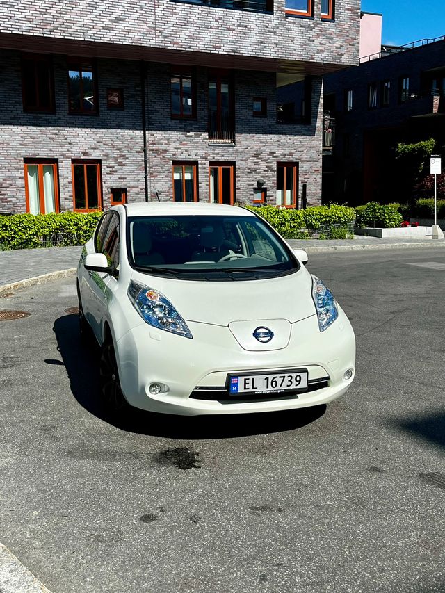 2012 NISSAN LEAF - 1