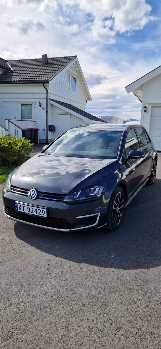 WVWZZZAUZGW817838 2016 VOLKSWAGEN GOLF-1