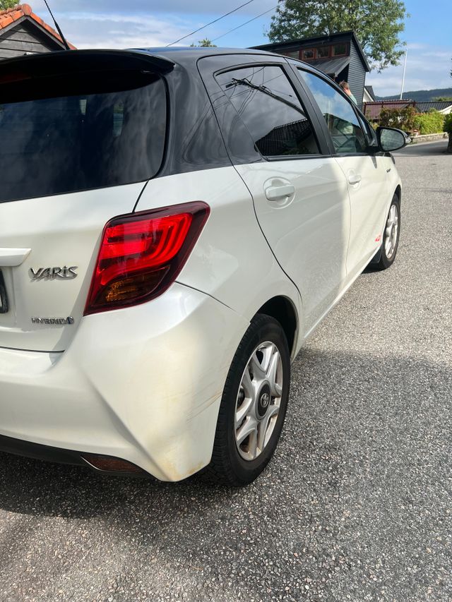 VNKKD3D380A260618 2016 TOYOTA YARIS-2