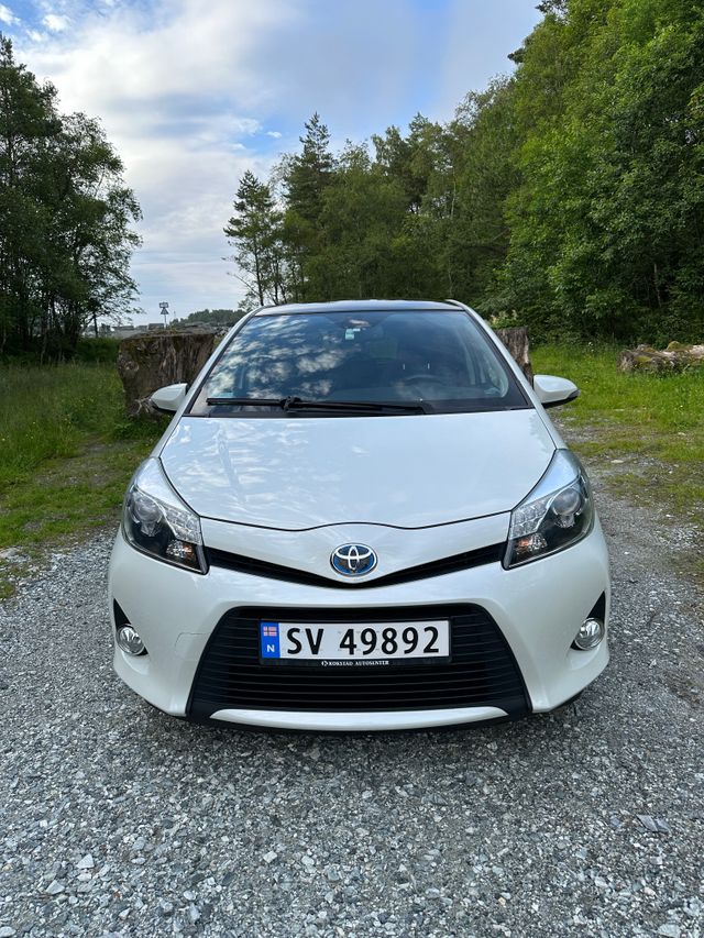 VNKKD3D320A094743 2014 TOYOTA YARIS-2