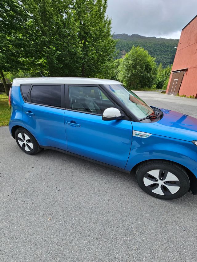 2017 KIA SOUL - 8