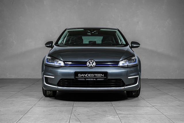 WVWZZZAUZJ8908598 2018 VOLKSWAGEN GOLF-2