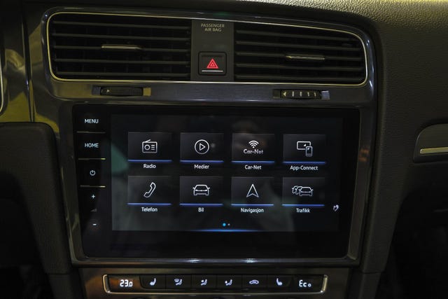 2018 VOLKSWAGEN GOLF - 24