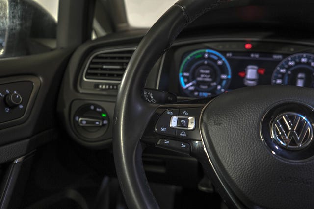 2018 VOLKSWAGEN GOLF - 16