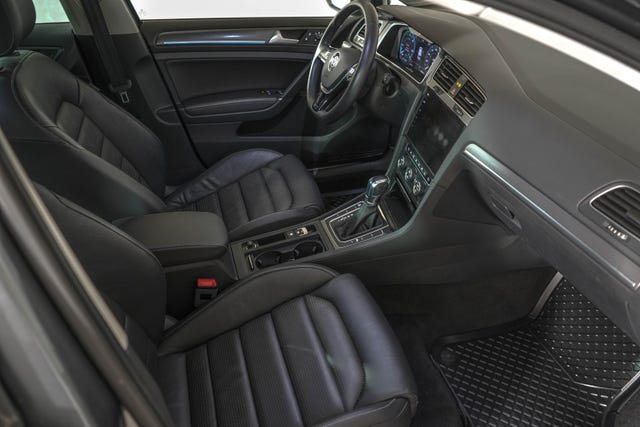 2018 VOLKSWAGEN GOLF - 13