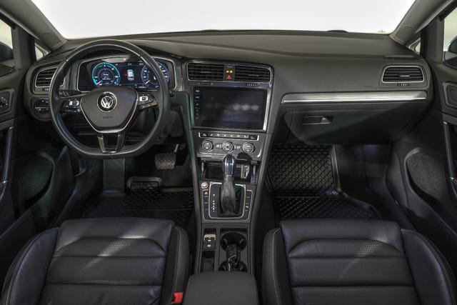 2018 VOLKSWAGEN GOLF - 12