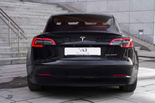 5YJ3E7EB1KF383274 2019 TESLA MODEL 3-5