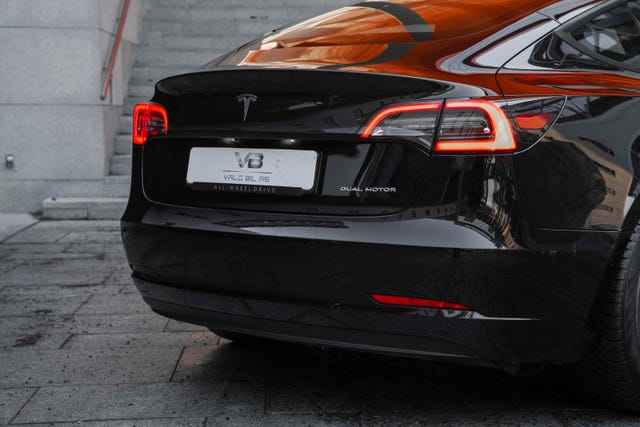 5YJ3E7EB1KF383274 2019 TESLA MODEL 3-2