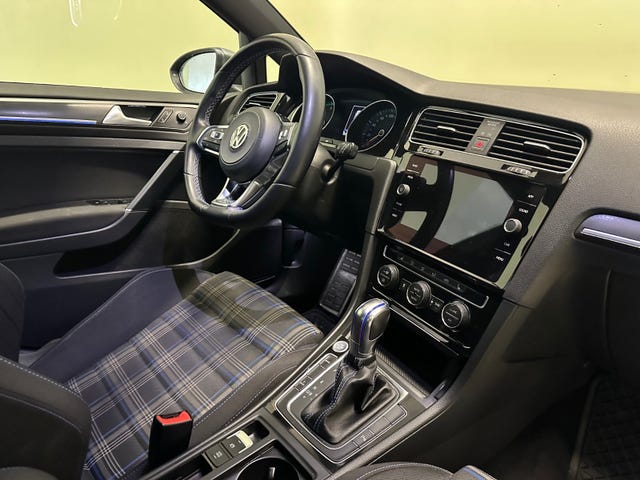 2018 VOLKSWAGEN GOLF - 29