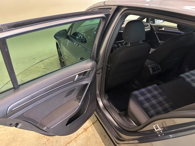 2018 VOLKSWAGEN GOLF - 19