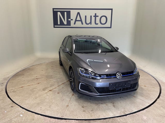 WVWZZZAUZJW802750 2018 VOLKSWAGEN GOLF-2