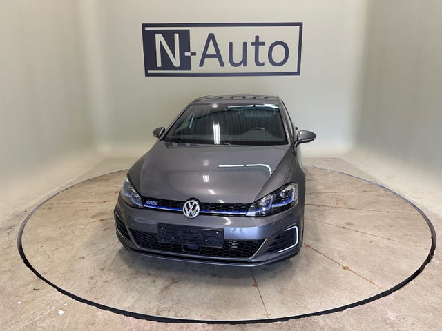 WVWZZZAUZJW802750 2018 VOLKSWAGEN GOLF-1