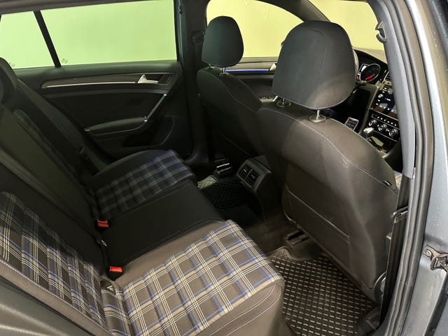 2018 VOLKSWAGEN GOLF - 35