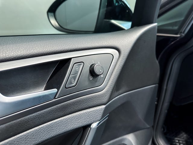 2019 VOLKSWAGEN GOLF - 23