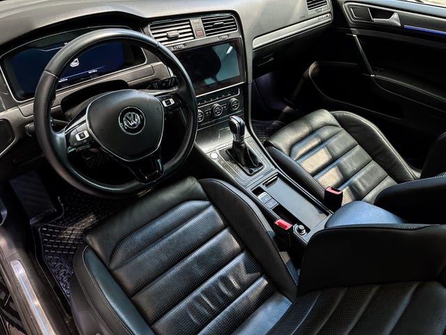 2019 VOLKSWAGEN GOLF - 25