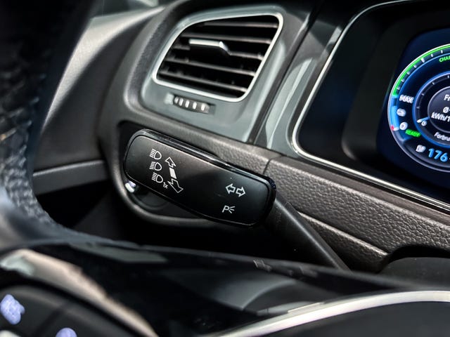 2019 VOLKSWAGEN GOLF - 31