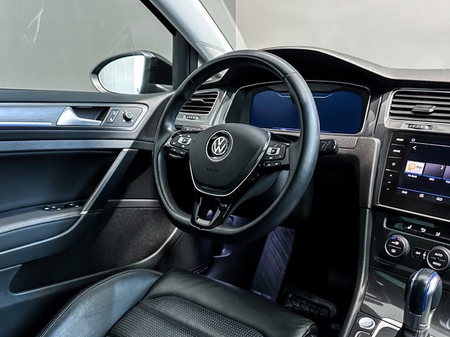 2019 VOLKSWAGEN GOLF - 18