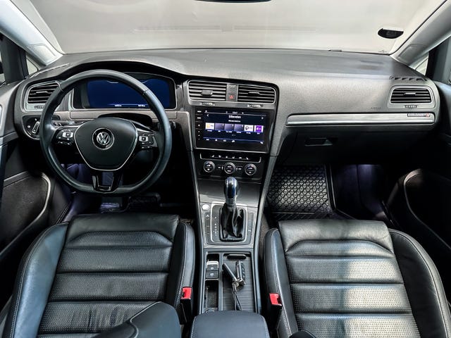 2019 VOLKSWAGEN GOLF - 17