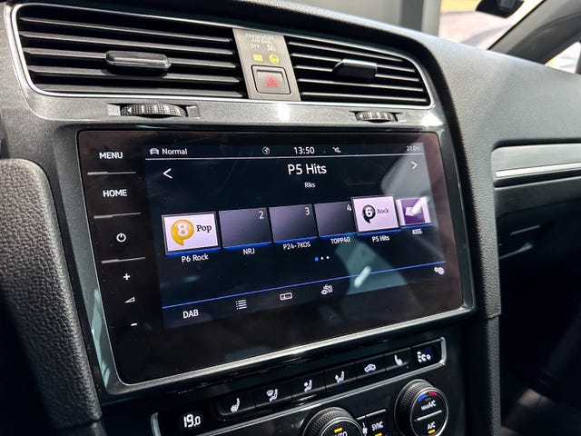 2019 VOLKSWAGEN GOLF - 32
