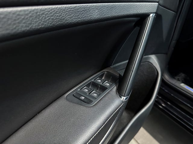 2019 VOLKSWAGEN GOLF - 24