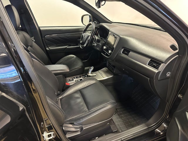 2020 MITSUBISHI OUTLANDER - 8