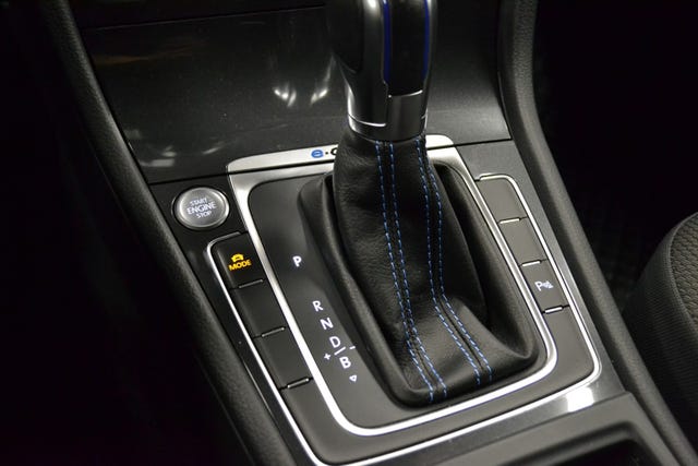 2018 VOLKSWAGEN GOLF - 26
