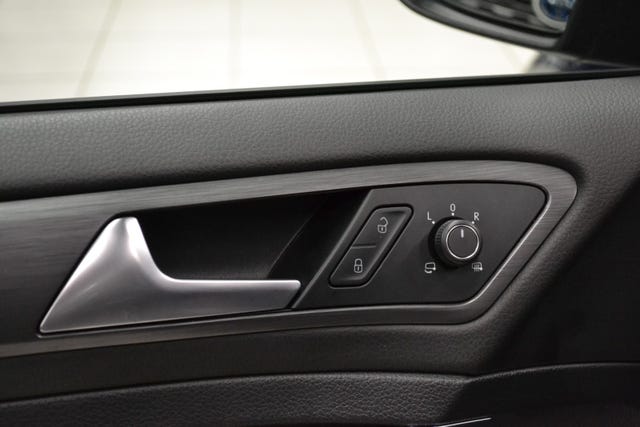2018 VOLKSWAGEN GOLF - 10