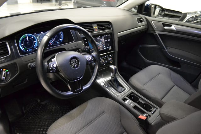 2018 VOLKSWAGEN GOLF - 11