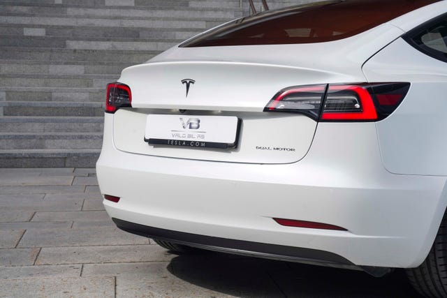 5YJ3E7EBXMF825553 2021 TESLA MODEL 3-5