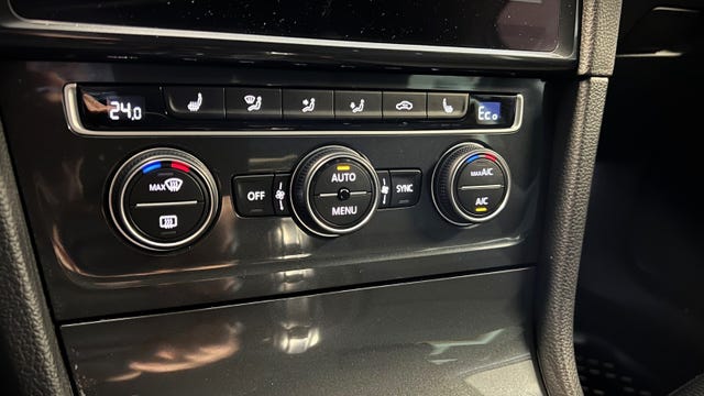 2019 VOLKSWAGEN GOLF - 14