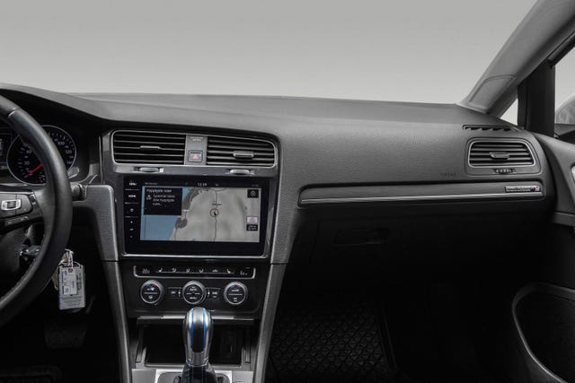 2018 VOLKSWAGEN GOLF - 19