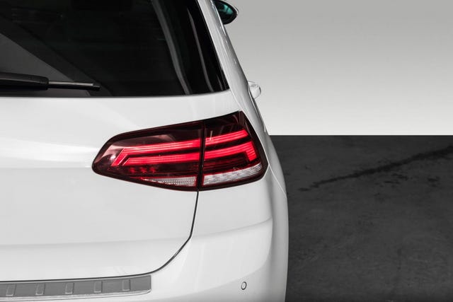 2018 VOLKSWAGEN GOLF - 8