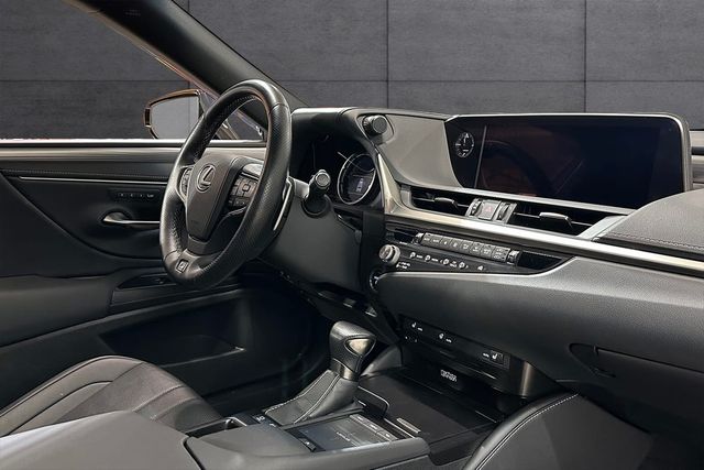 2021 LEXUS ES - 16