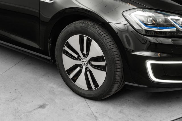 WVWZZZAUZK8903357 2019 VOLKSWAGEN GOLF-4