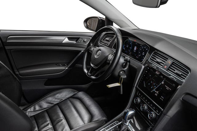 2019 VOLKSWAGEN GOLF - 8