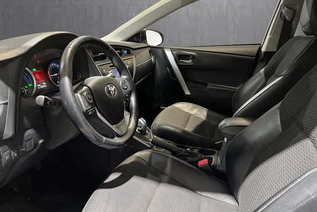 2013 TOYOTA AURIS - 9