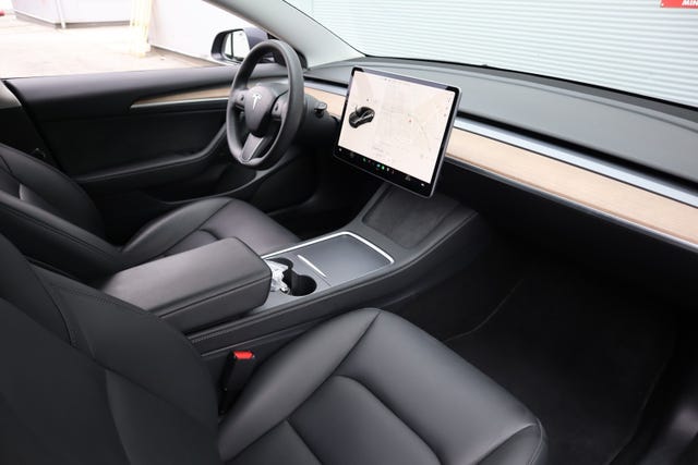 2021 TESLA MODEL 3 - 27