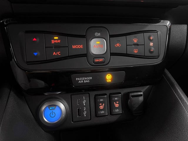 2021 NISSAN LEAF - 18