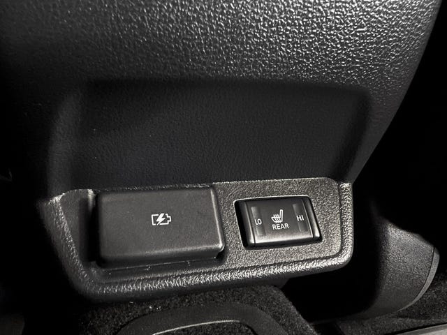 2021 NISSAN LEAF - 24