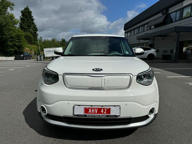 KNAJX81EFH7018334 2017 KIA SOUL-1