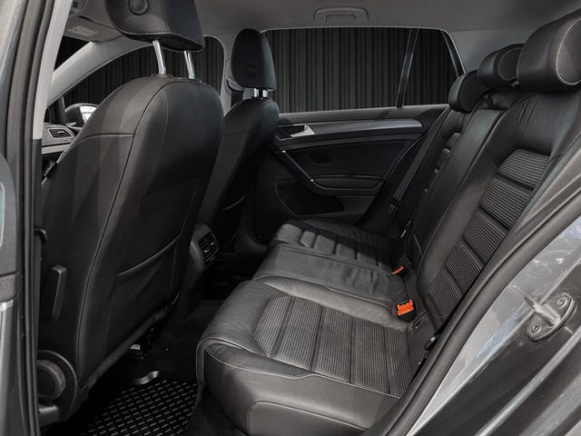 2019 VOLKSWAGEN GOLF - 24