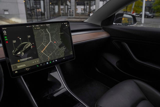 2019 TESLA MODEL 3 - 11