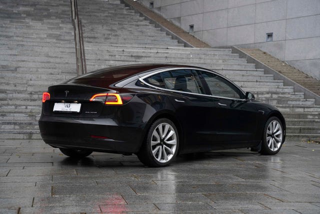 5YJ3E7EB6KF233371 2019 TESLA MODEL 3-5