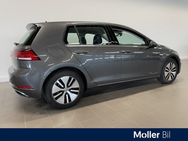 WVWZZZAUZJW900195 2018 VOLKSWAGEN GOLF-2