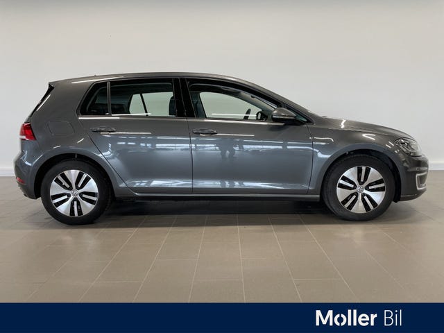 WVWZZZAUZJW900195 2018 VOLKSWAGEN GOLF-1