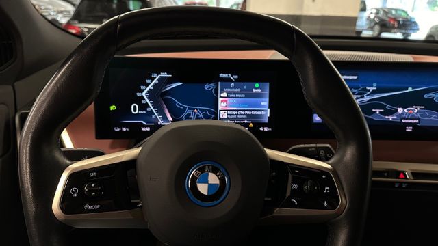 2022 BMW IX XDRIVE 50 - 26