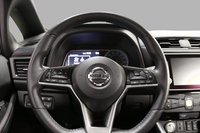 2022 NISSAN LEAF - 17