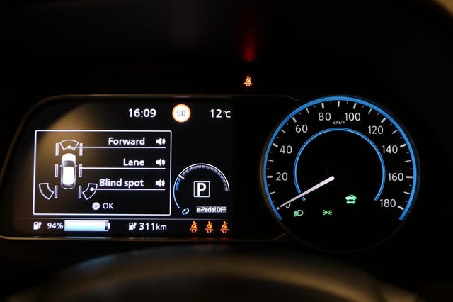 2022 NISSAN LEAF - 19