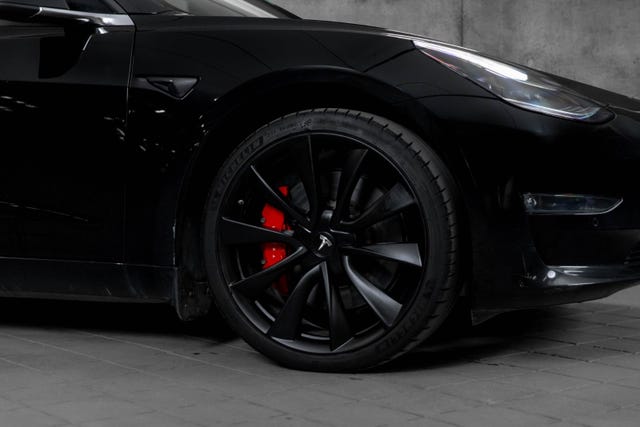 5YJ3E7EB8KF220699 2019 TESLA MODEL 3-2