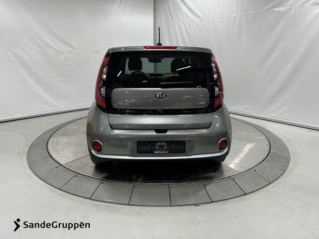 KNAJX81EFH7018406 2017 KIA SOUL-5